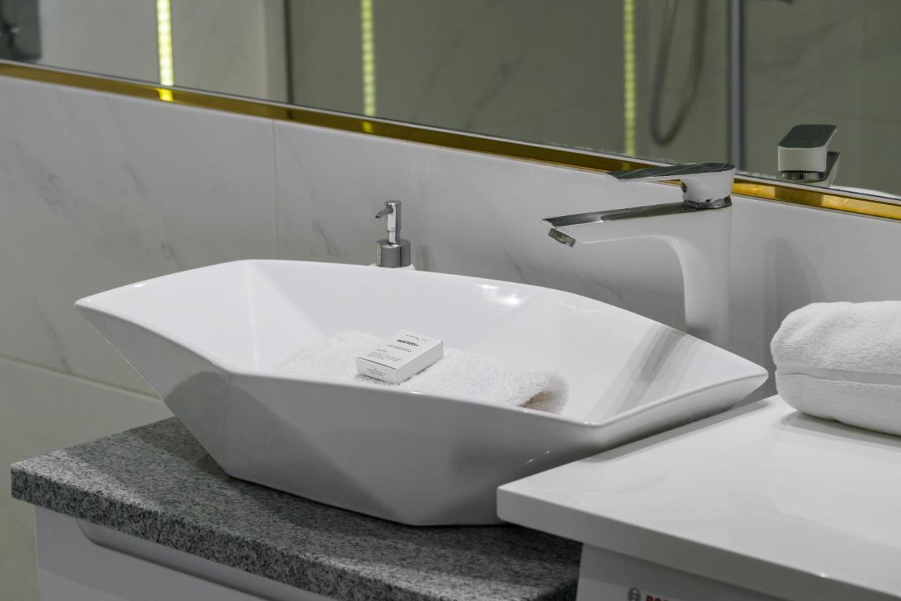 Apartment Rozana Poznan By Noclegi Renters ภายนอก รูปภาพ