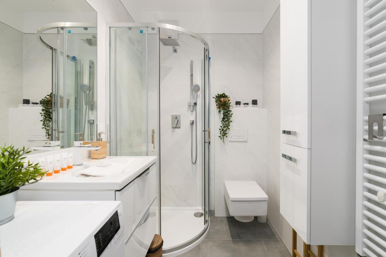 Apartment Rozana Poznan By Noclegi Renters ภายนอก รูปภาพ